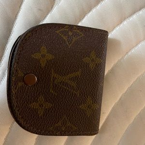 Pre loved vintage Louis Vuitton Porte Monnaie coin purse
